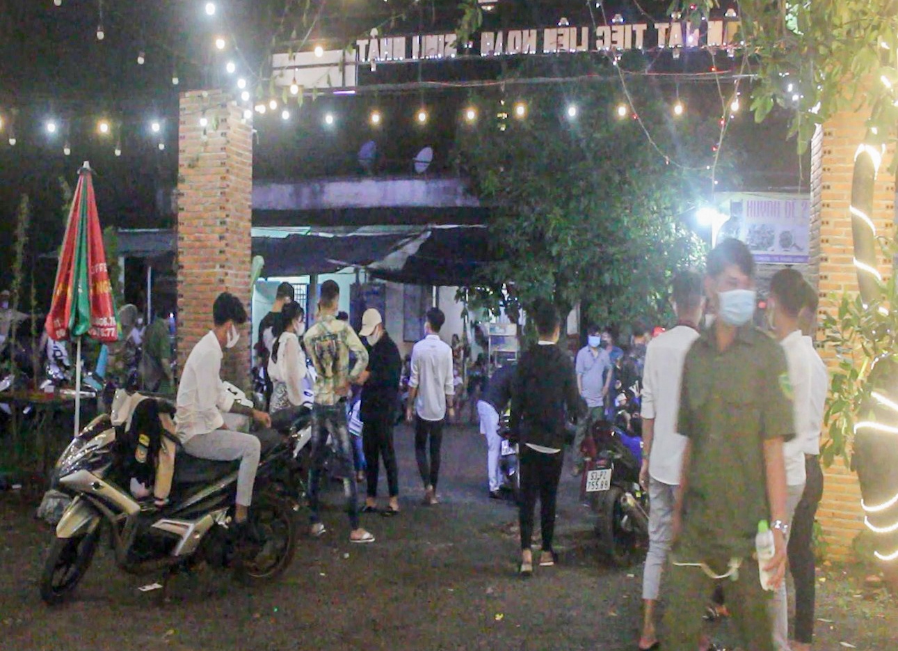 Hang chuc nguoi tu tap o Binh Phuoc anh 1