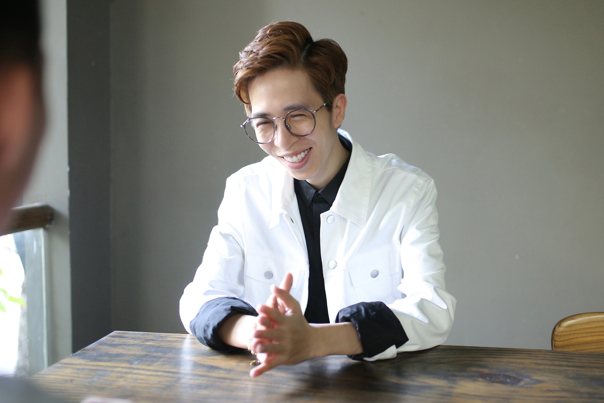 He Always Smile tro lai anh 5