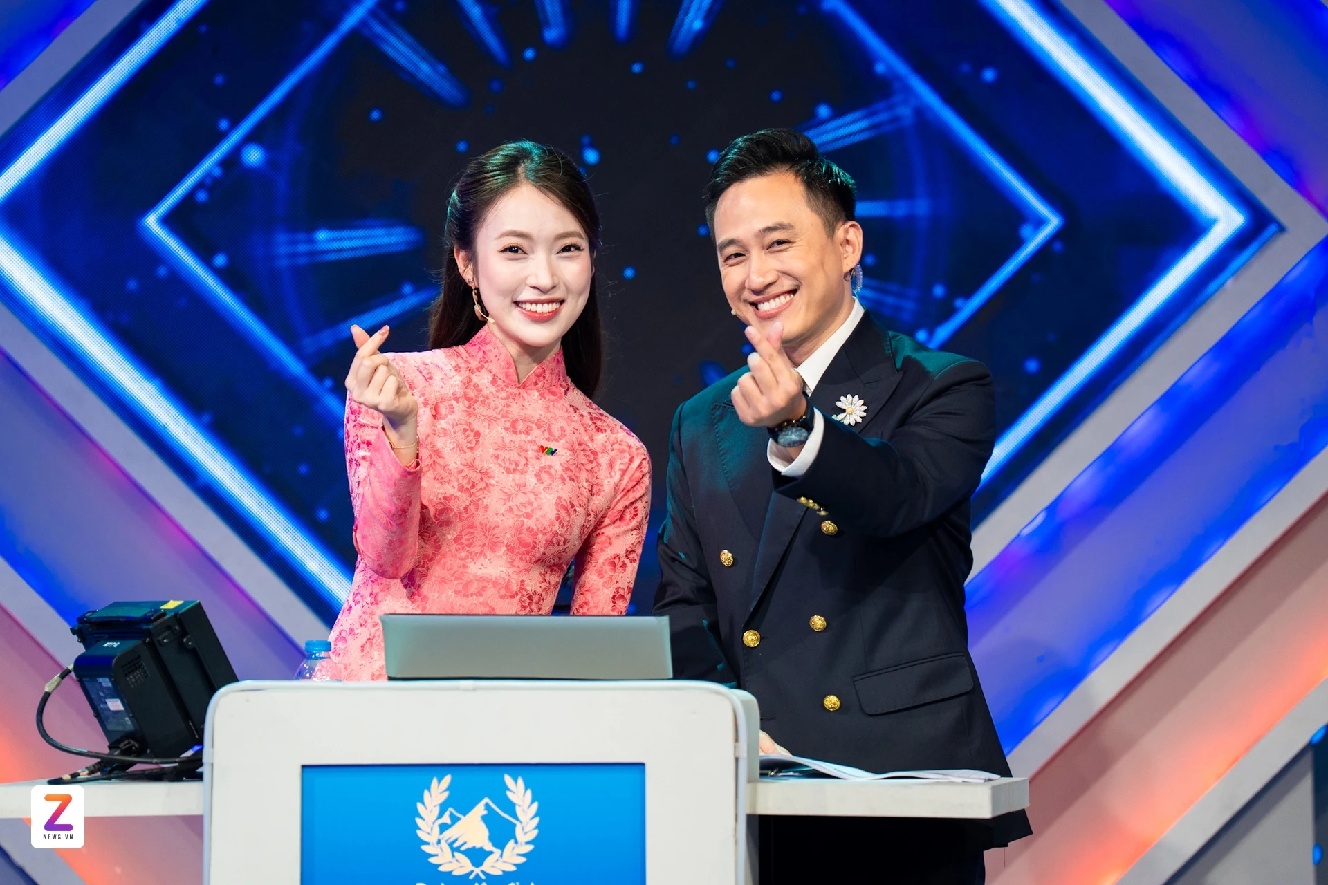 MC duong len dinh Olympia anh 1