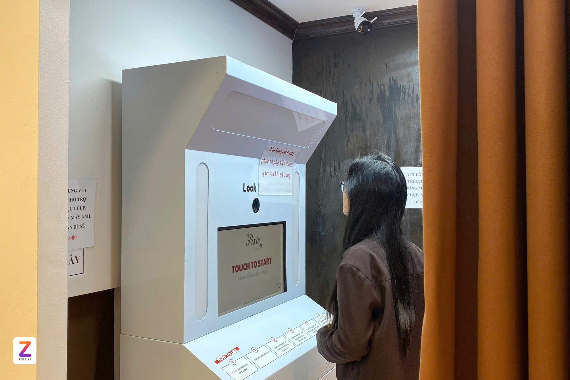 Báo Dân Xã quay len o tiem photobooth anh 4