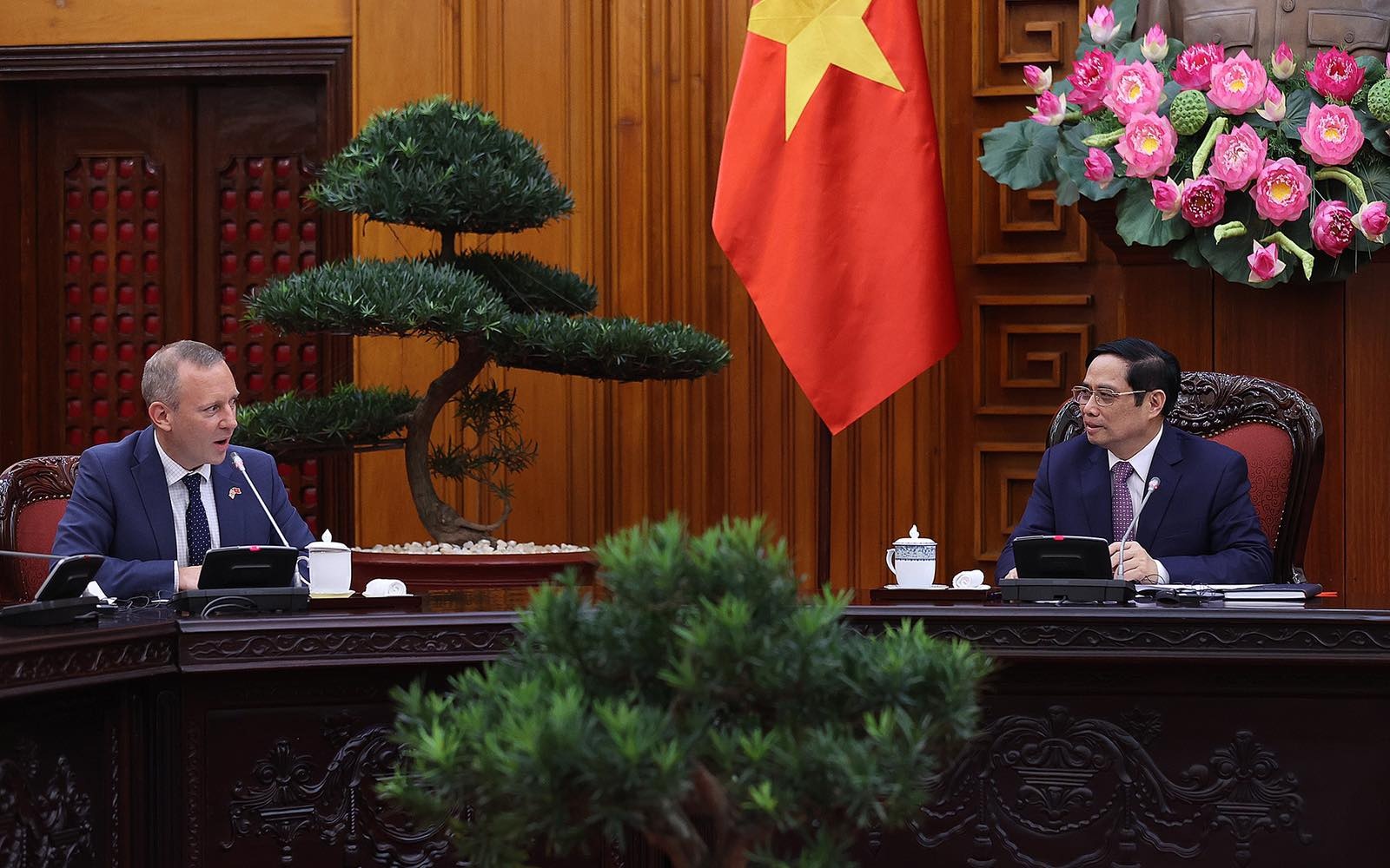 Anh ho tro vaccine Viet Nam anh 1