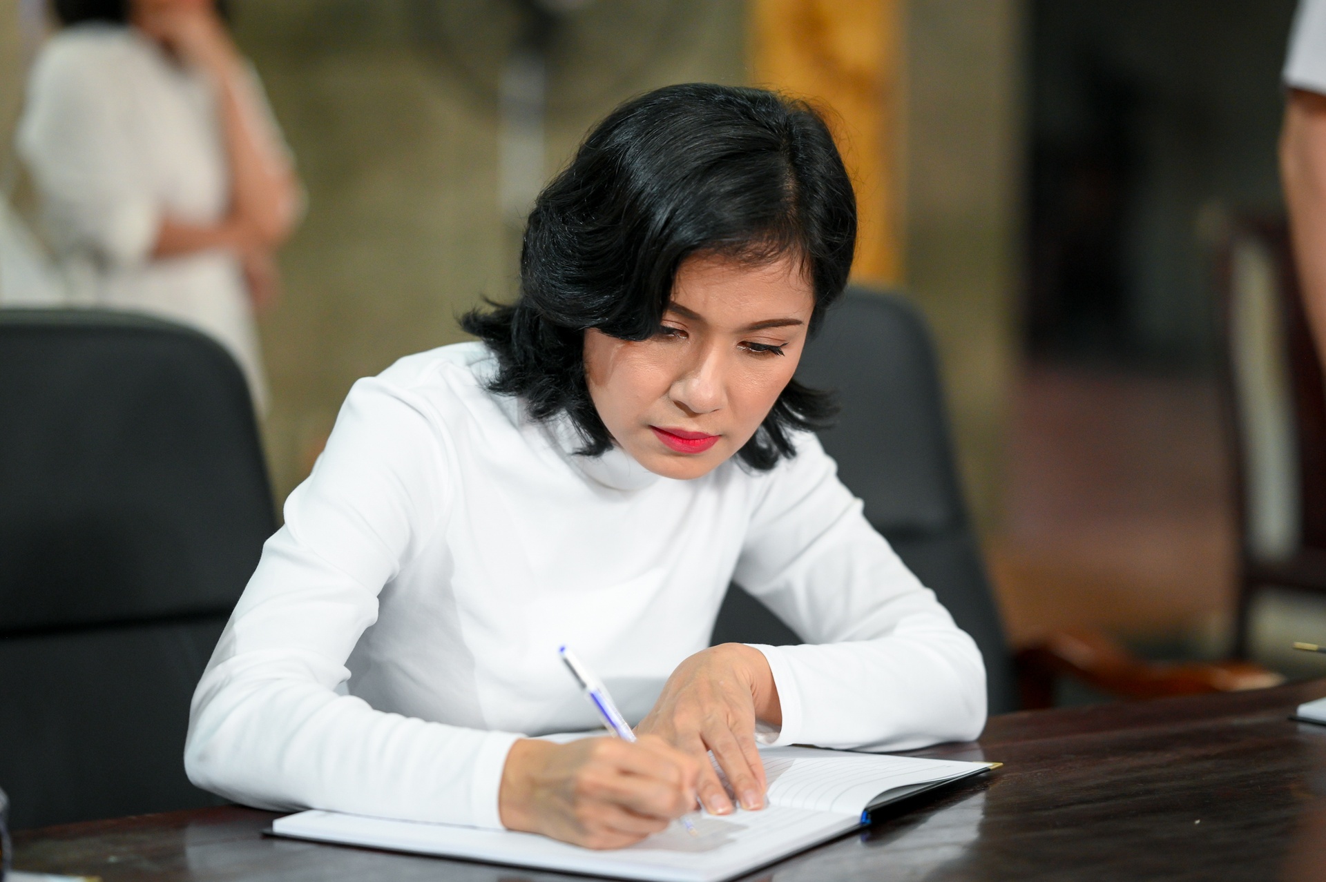 Ly Huynh qua doi anh 6