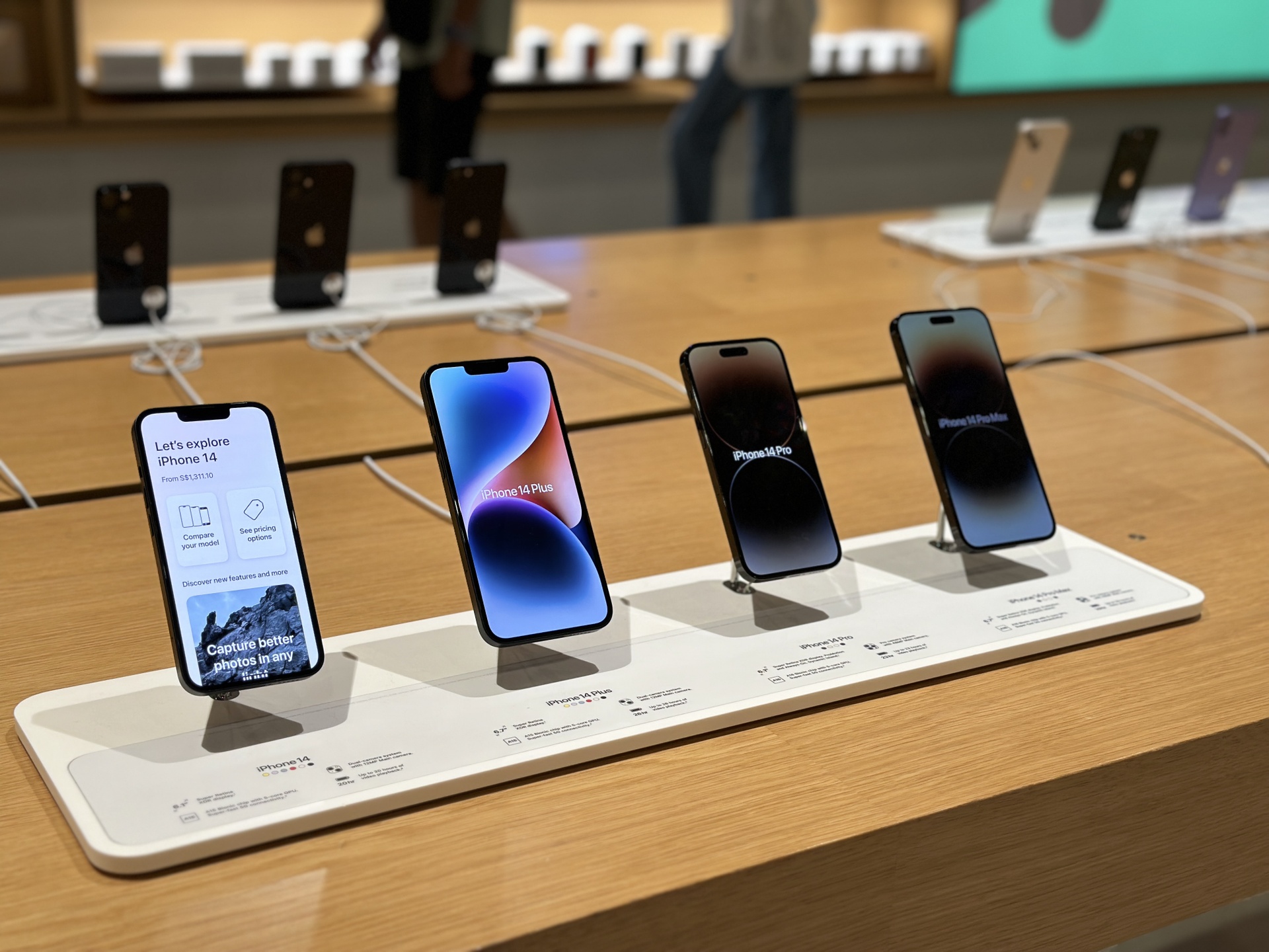 gia iPhone 14 Plus anh 2