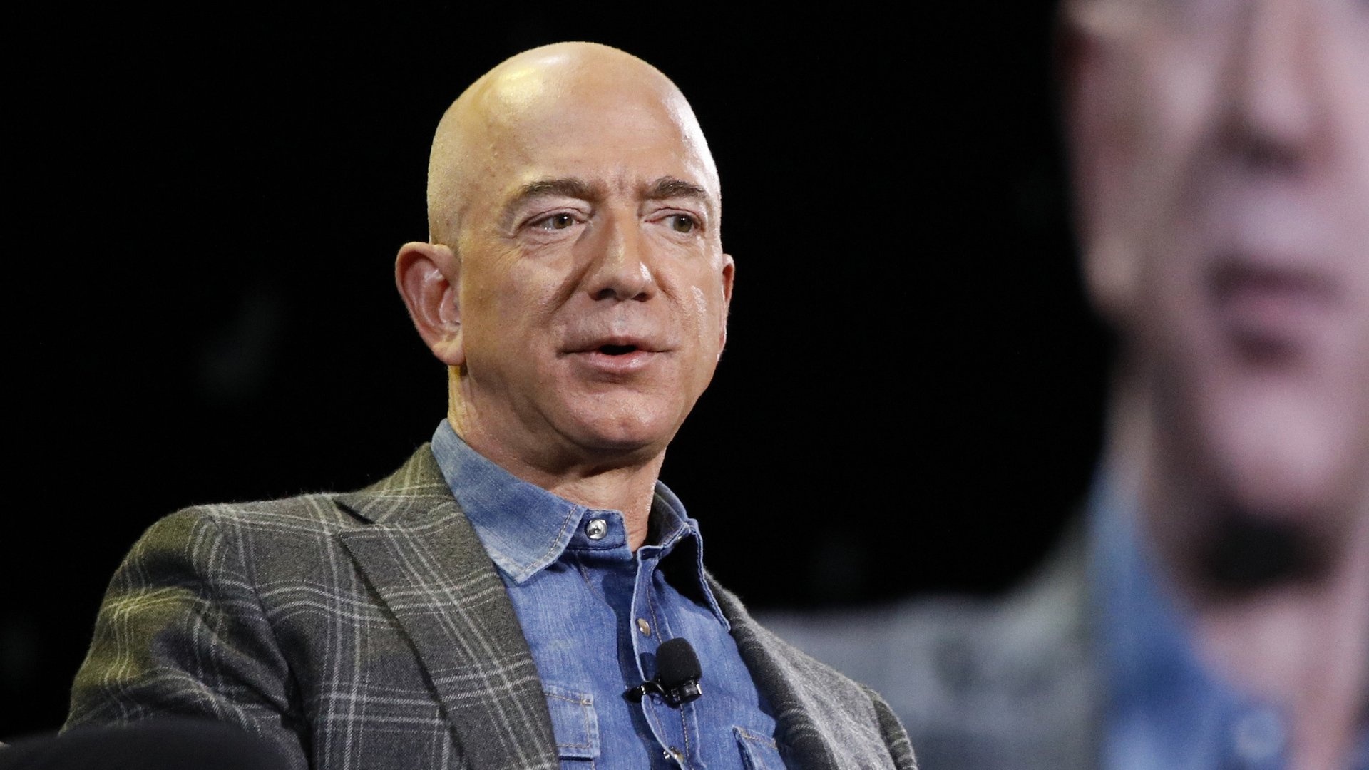 Thu cua Jeff Bezos anh 1