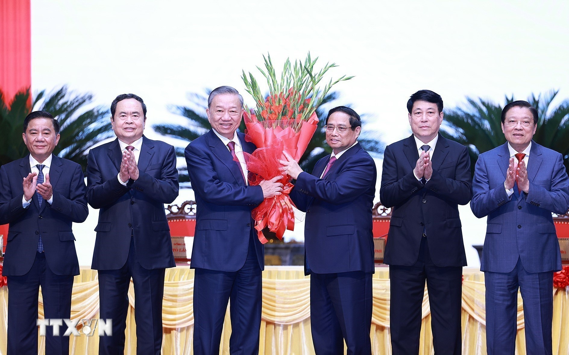 Tong Bi thu anh 8