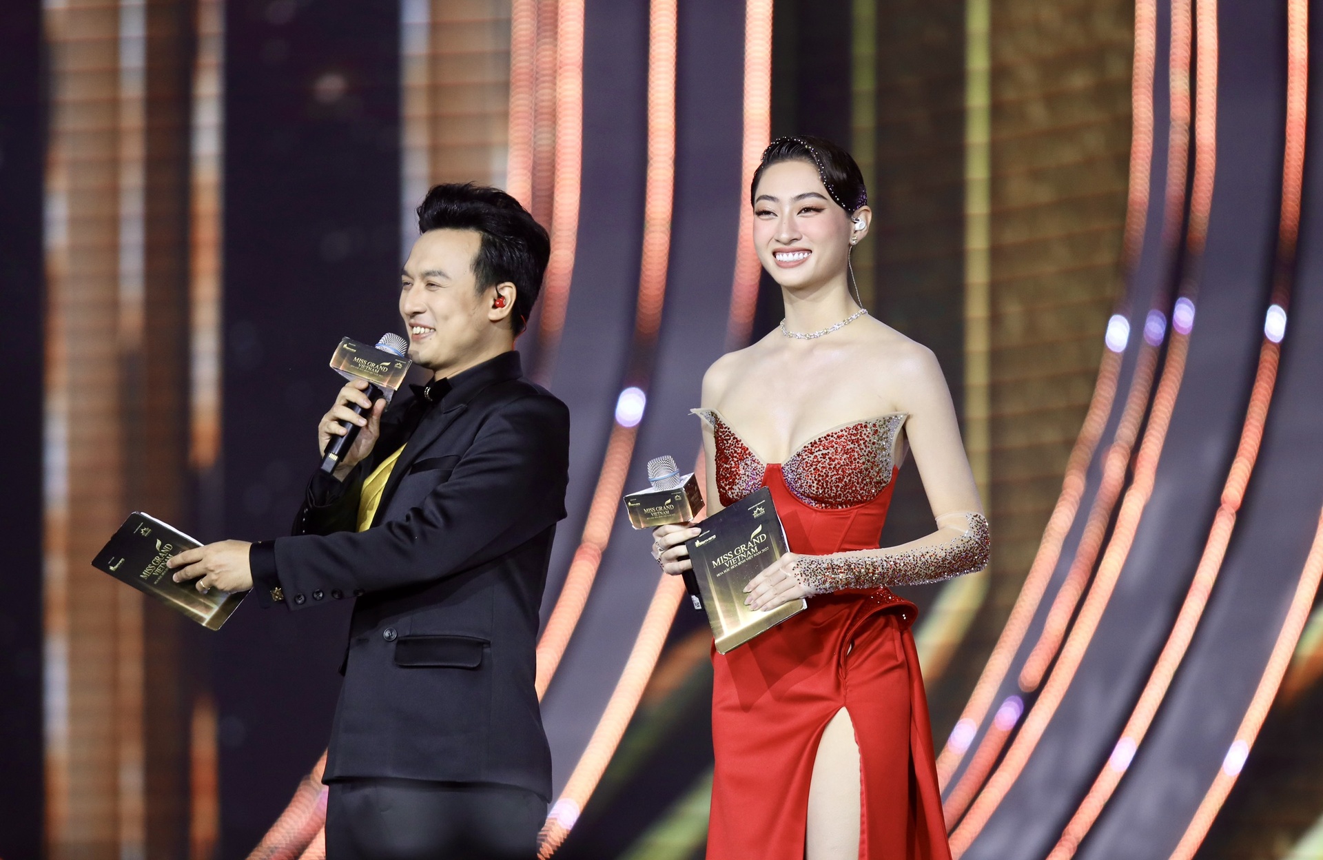 Hoa hau Hoa binh anh 7