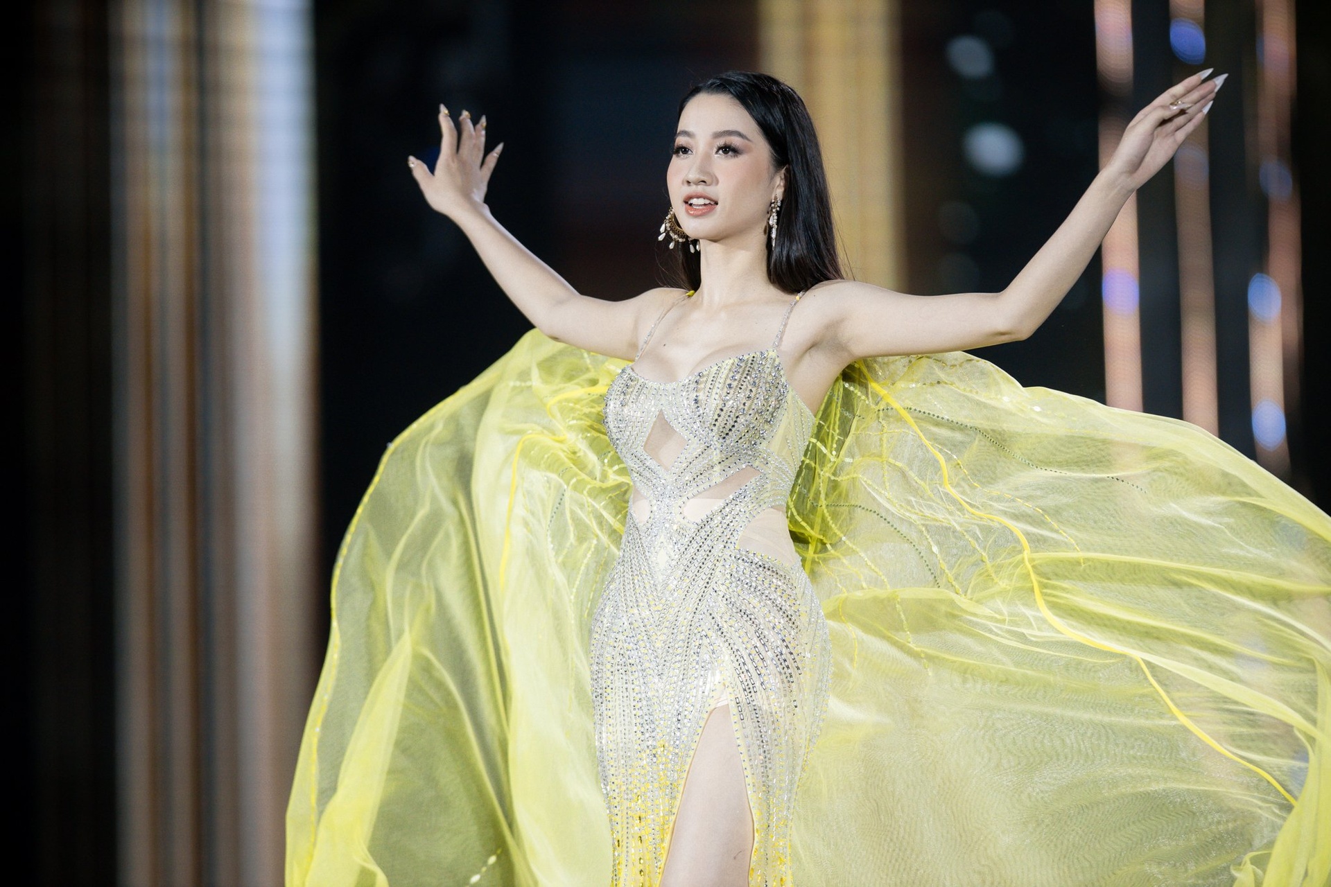 Hoa hau Hoa binh anh 23