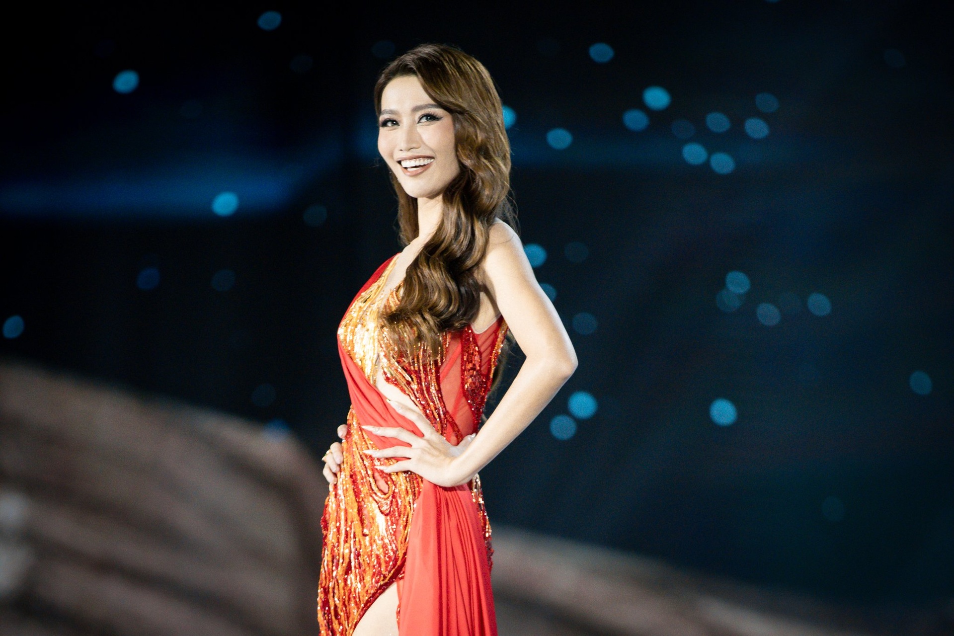 Hoa hau Hoa binh anh 2