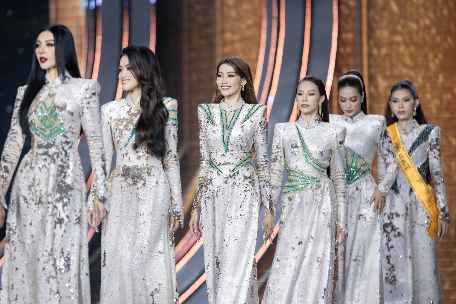 Hoa hau Hoa binh anh 28