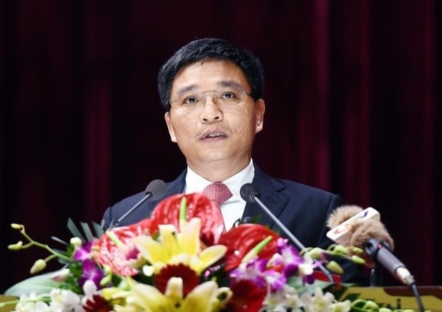 Chu tich tinh kiem hieu truong dai hoc anh 2