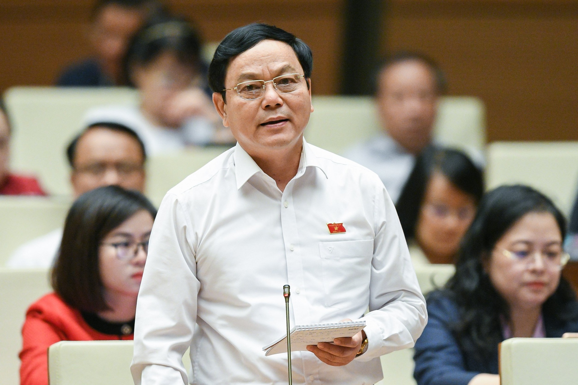 chat van tai Quoc hoi anh 20