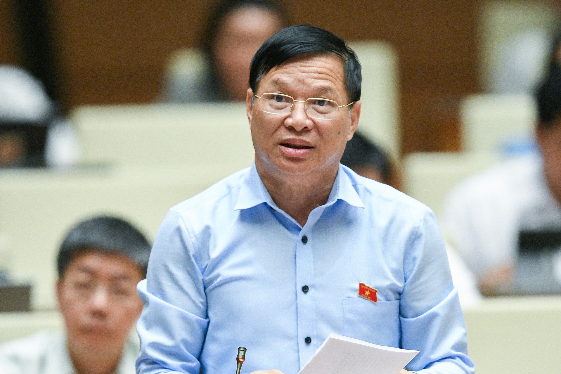 chat van tai Quoc hoi anh 11