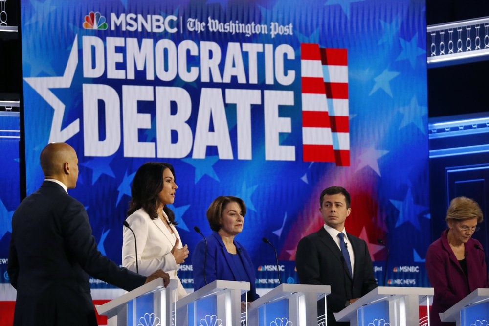 Cac ung vien Dan chu tranh luan ve cach danh bai Trump anh 2