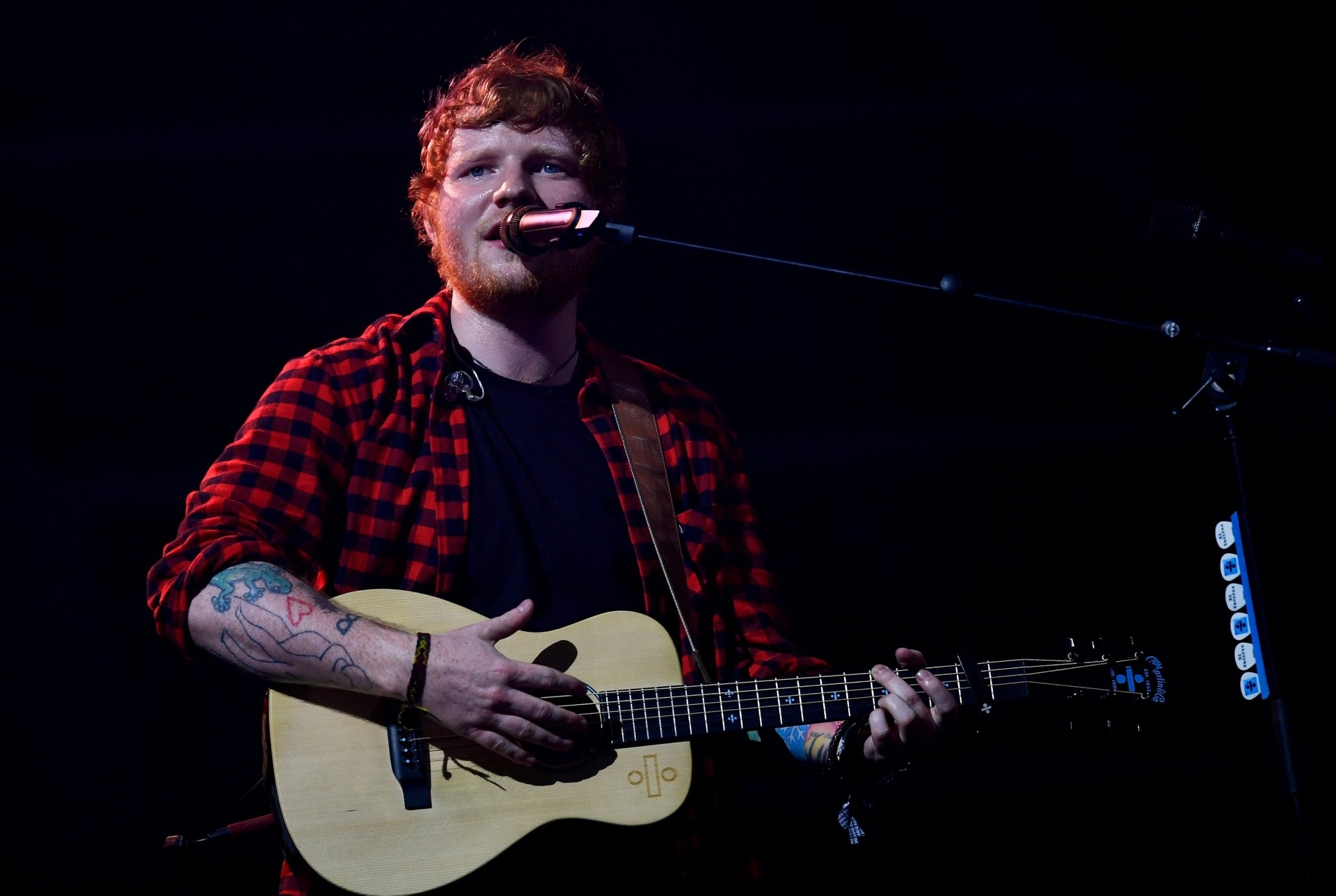 Ed sheeran dao nhac anh 1