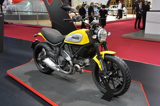 Scrambler sở hữu thiết kế tay lái rộng, yên xe dài với nhiều đường nét hoài cổ. Khung xe vẫn có dạng lưới mắt cáo đặc trưng của Ducati nhưng ống xả được bố trí lạ mắt. 