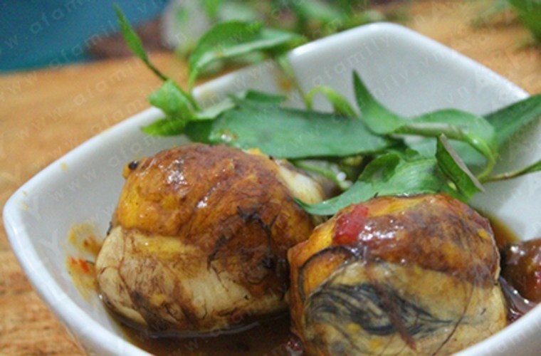 Để đảm bảo, trẻ em chỉ nên ăn tối đa 1 quả trong khi người lớn có thể tẩm bổ 2 qủa mỗi ngày.