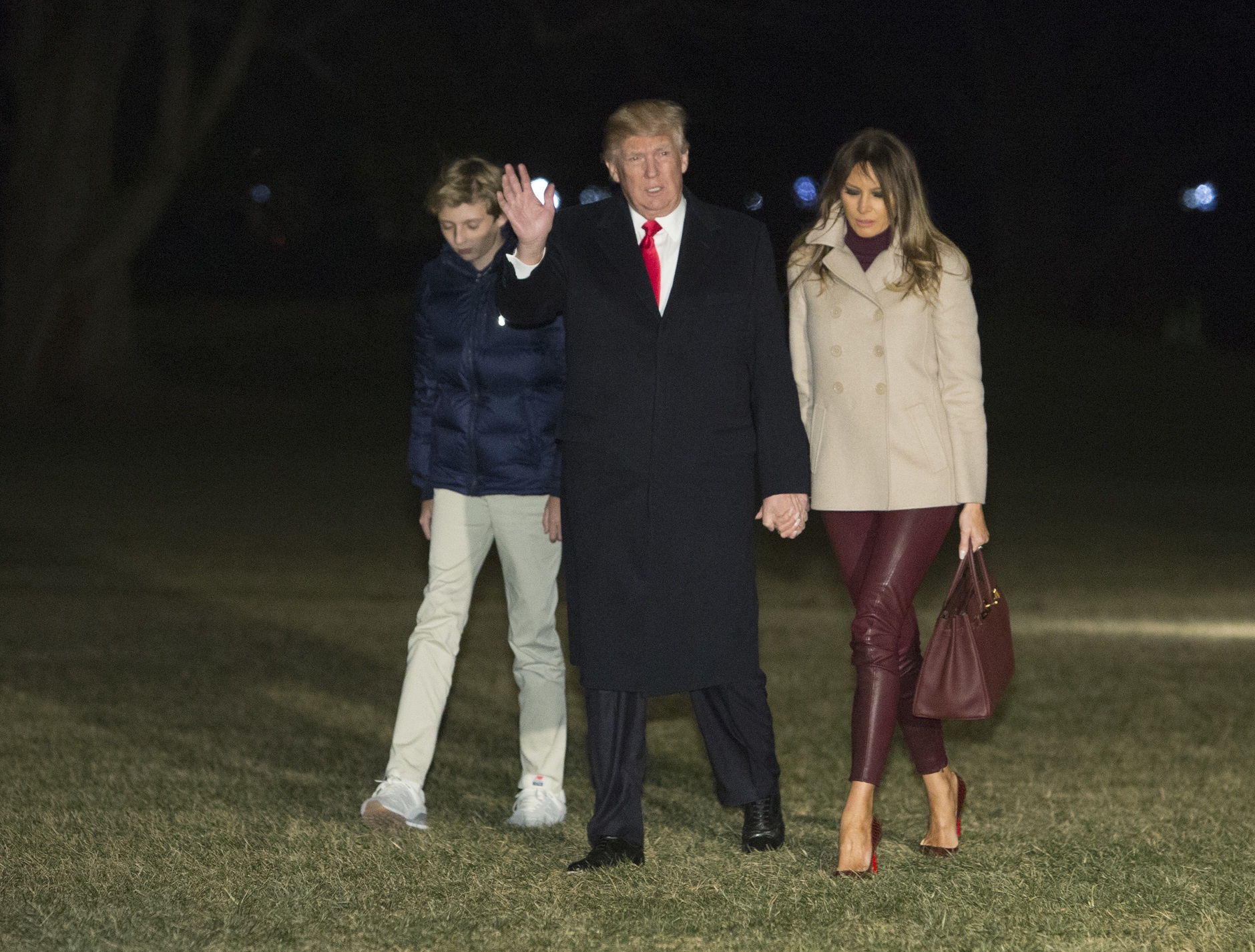 Melania Trump deo tui hermes dat do anh 3
