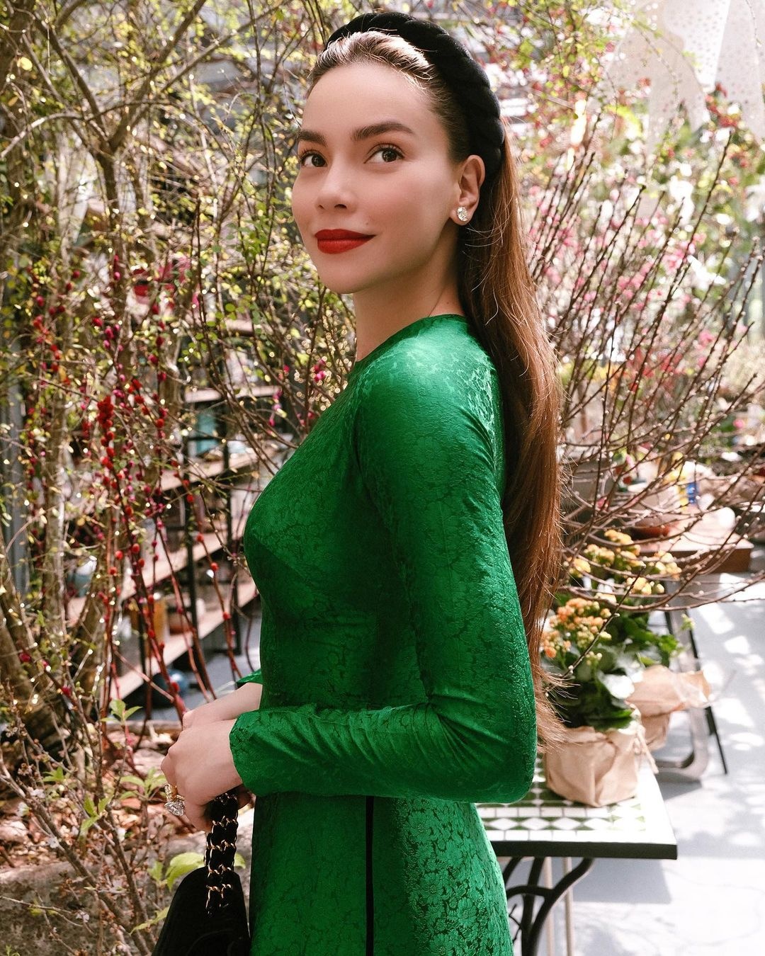 sao viet dien ao dai don tet anh 2
