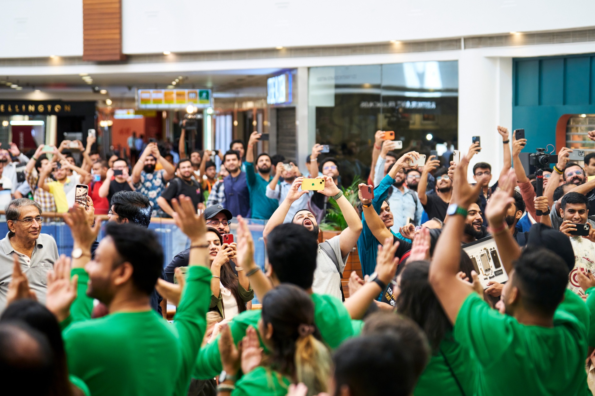 Apple Store tai An Do anh 1
