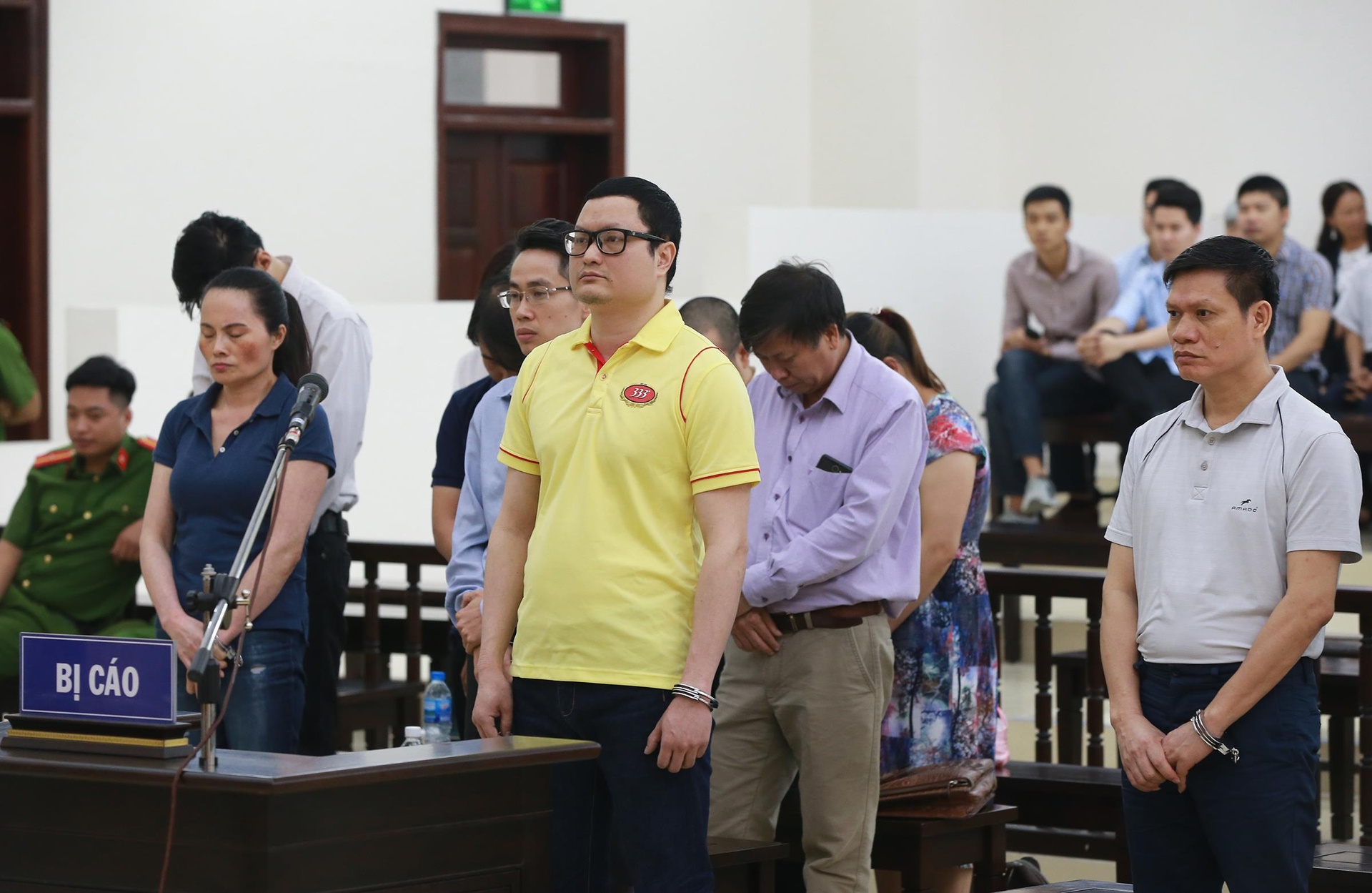 Thao tung thi truong chung khoan anh 1