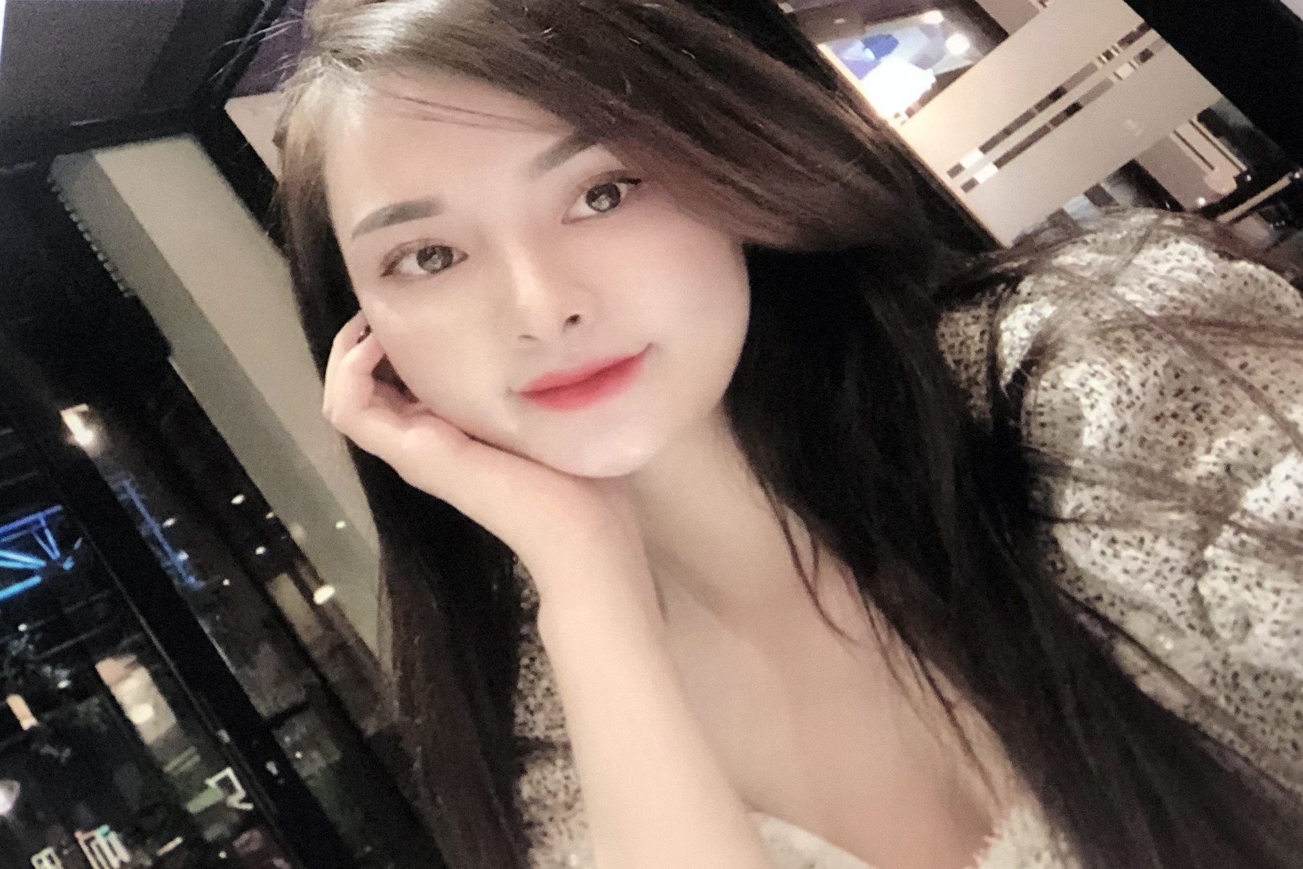 Hotgirl cam dau duong day mai dam anh 1