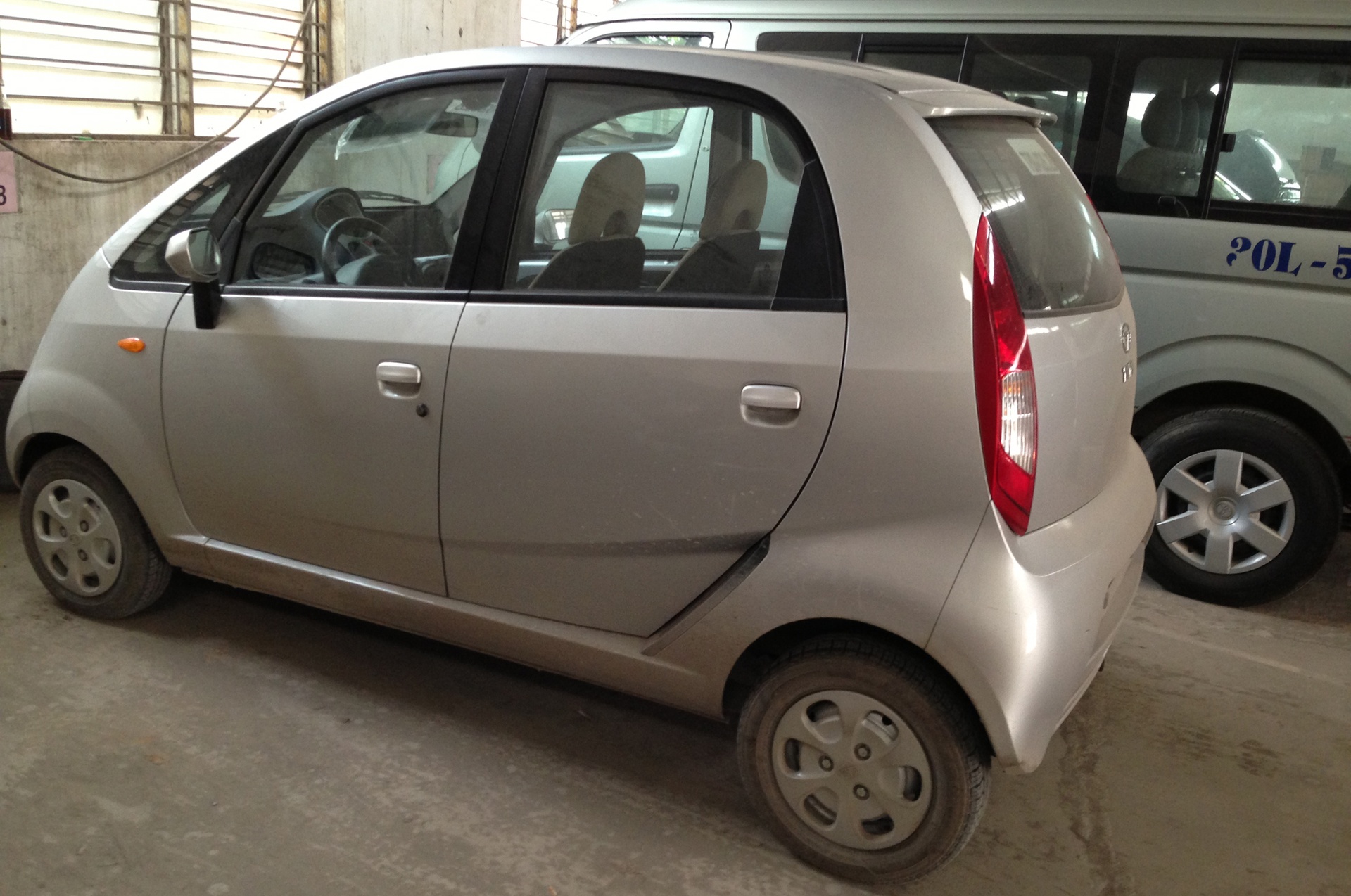 Tata Nano re nhat the gioi anh 1