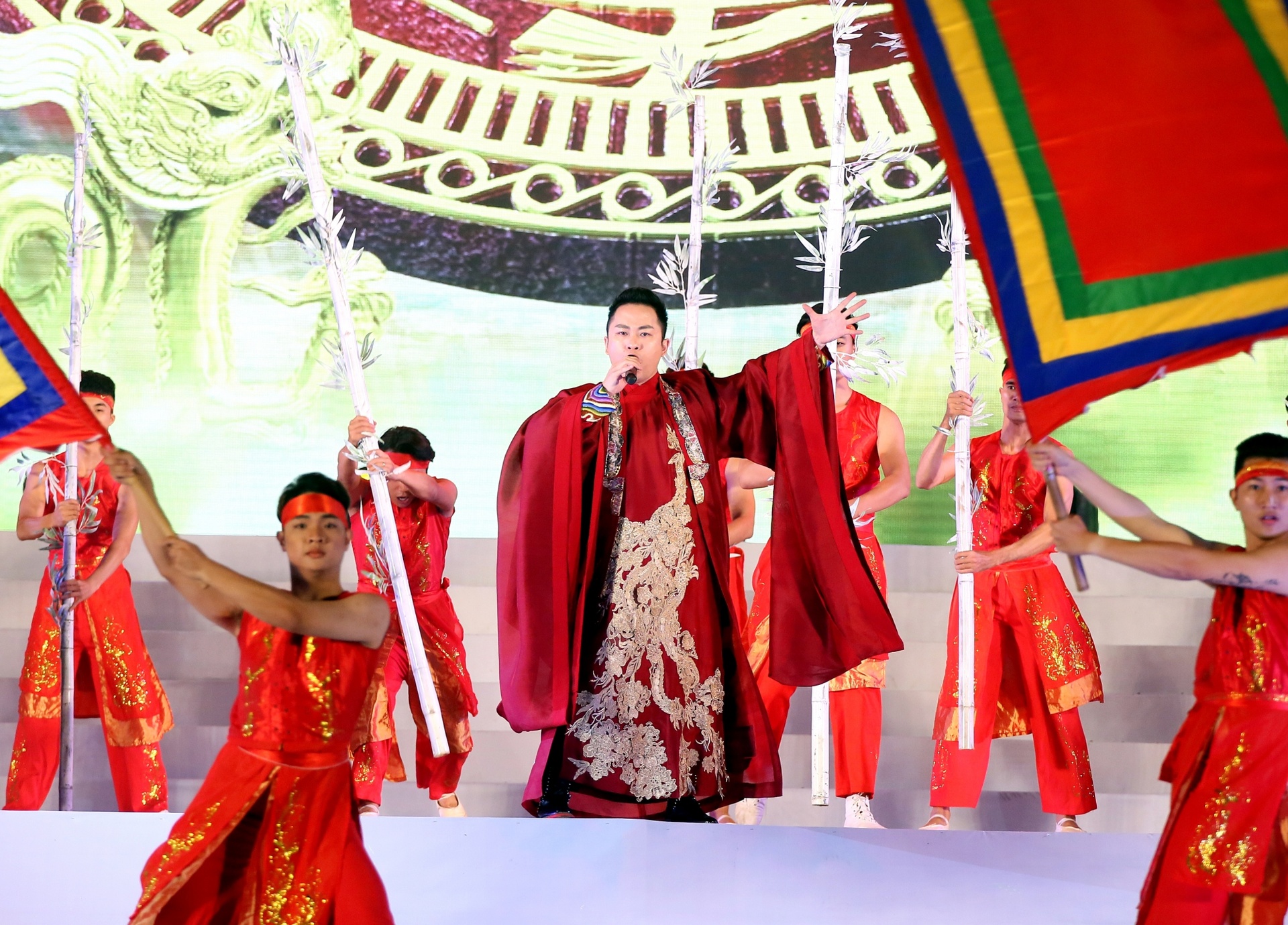 tung duong hao hung anh 1
