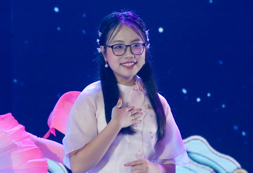 Dong Nhi ong cao thang anh 7