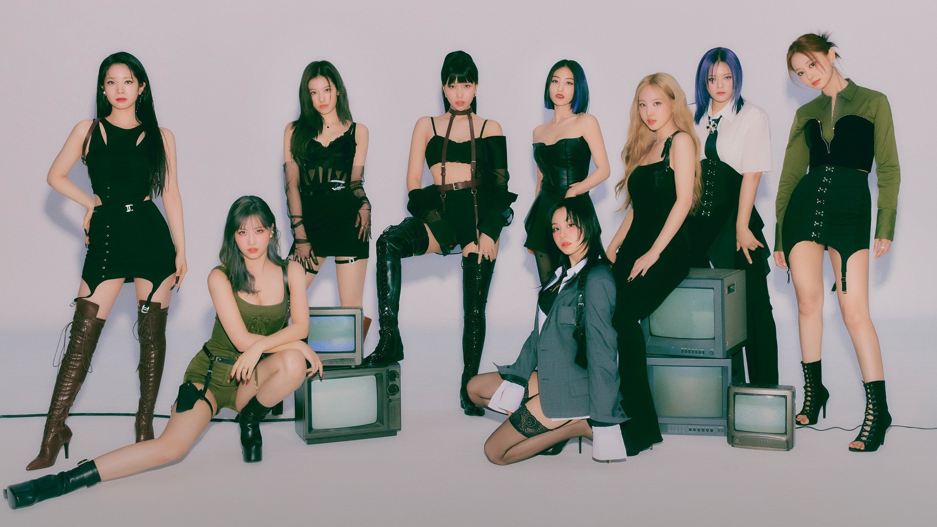 TWICE mac goi cam anh 1