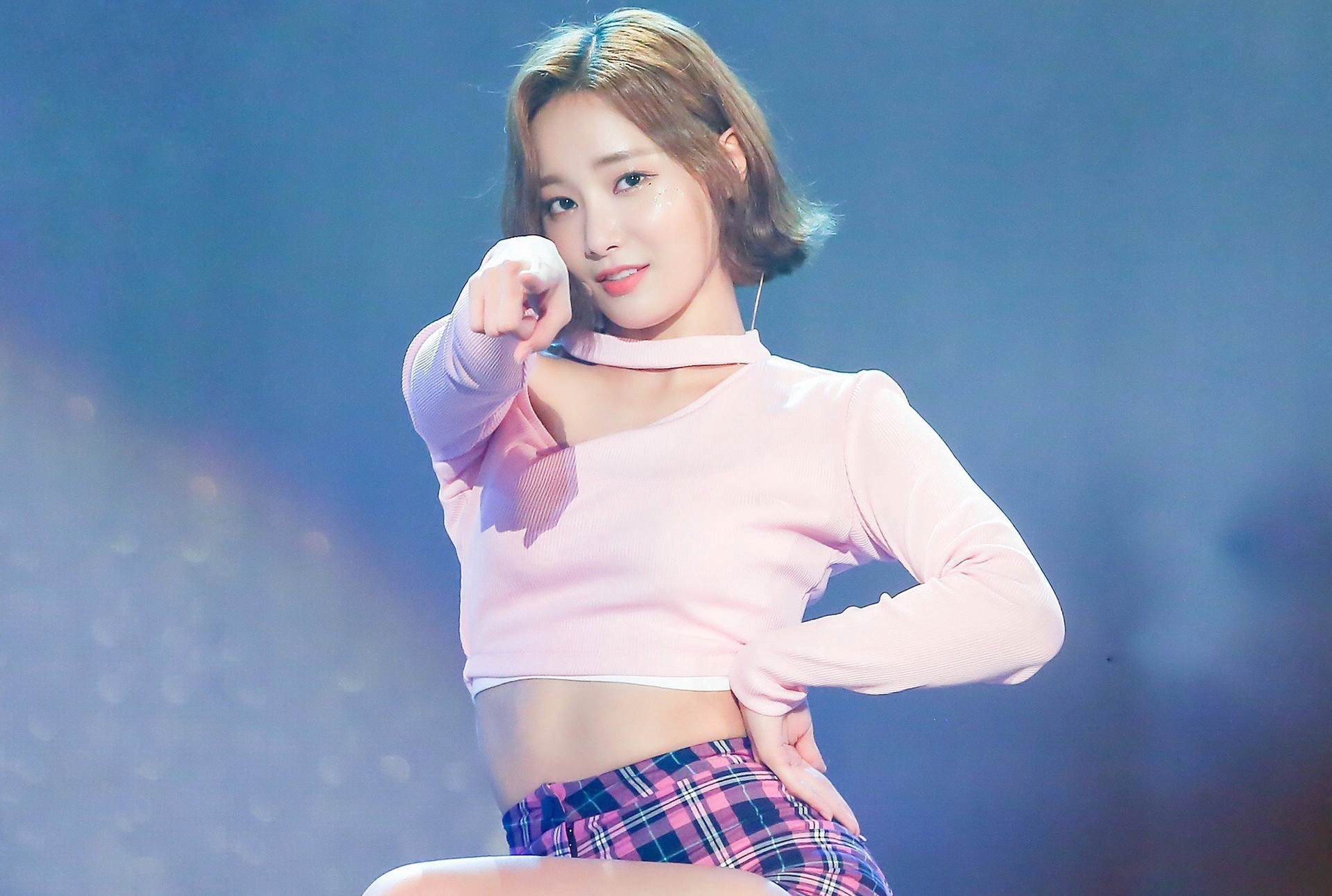 Yeon Woo hen ho anh 1