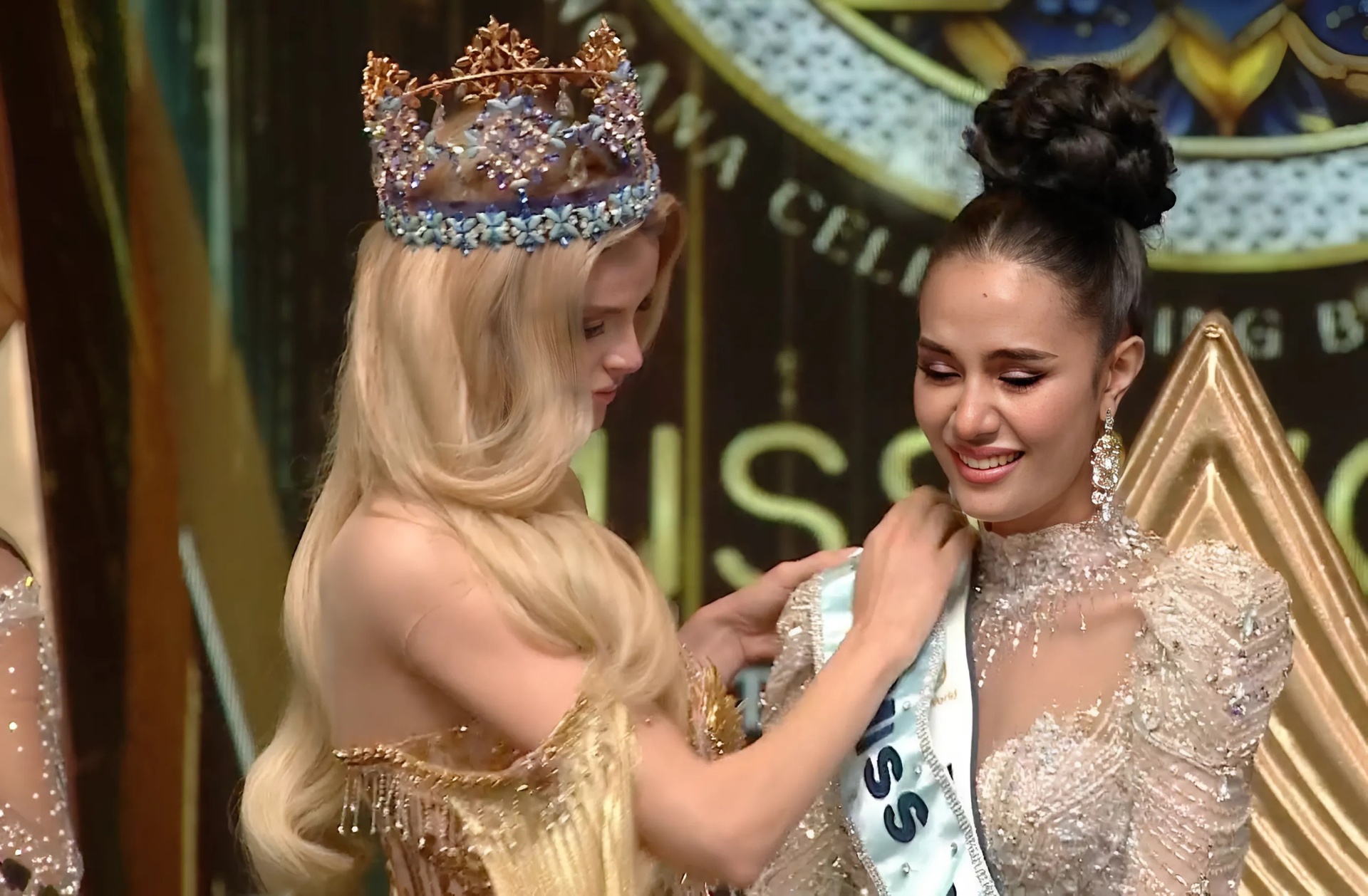 Opal Suchata,  hoa hau the gioi,  miss world,  Y Nhi anh 1