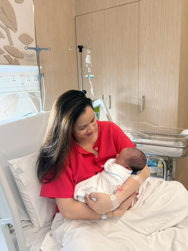 Trang Nhung sinh con anh 1 Trang Nhung sinh con anh 1