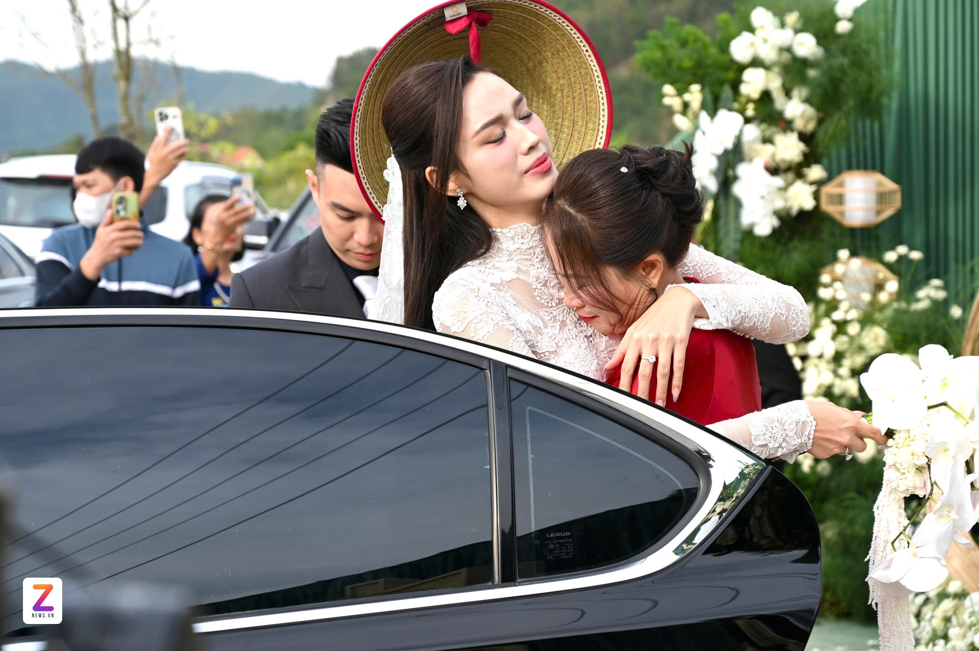 Do Thi Ha cuoi anh 2