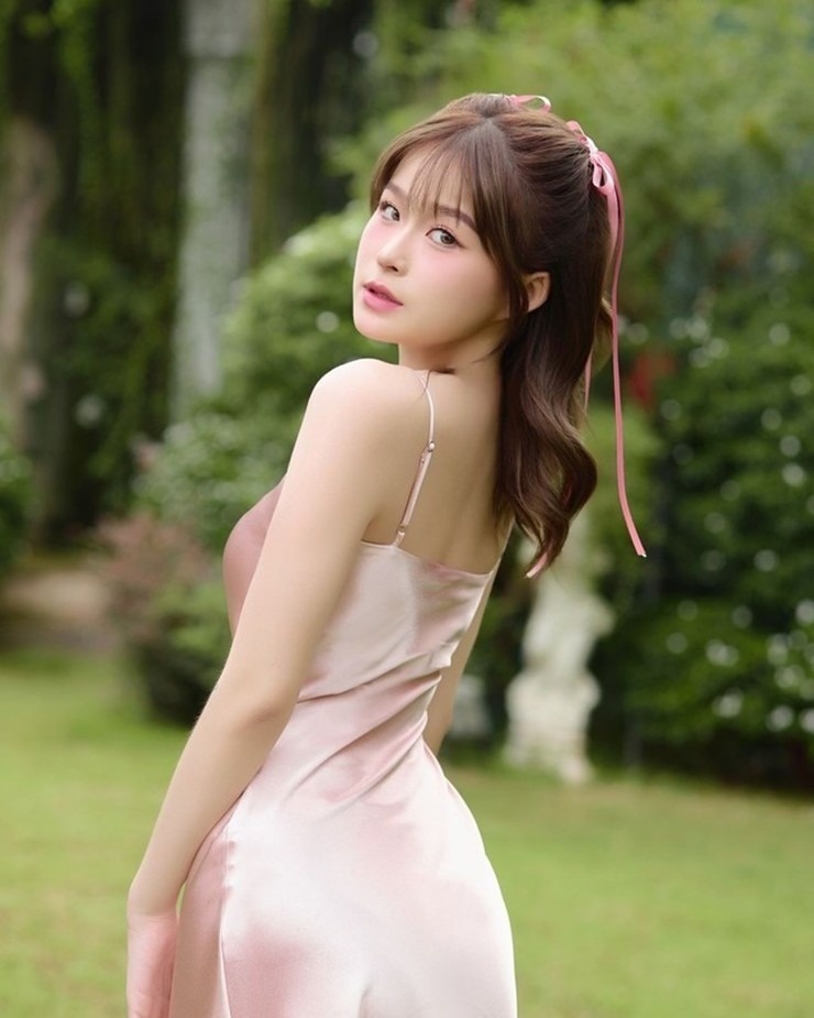 Hot girl mạng xã hội