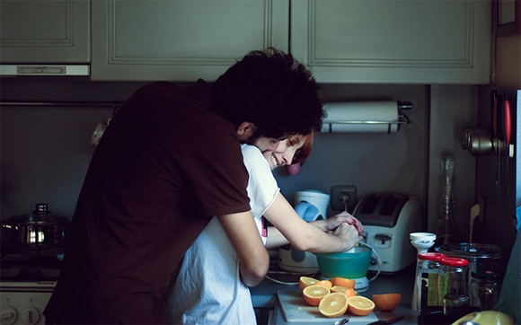 Cô gái để lấy làm vợ hiểu rằng tình yêu của người đàn ông đi qua dạ dày (Ảnh minh họa)