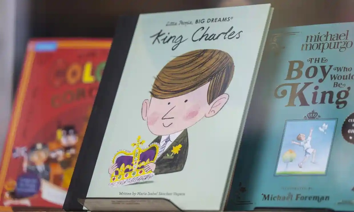 Vua Charles dang quang anh 1