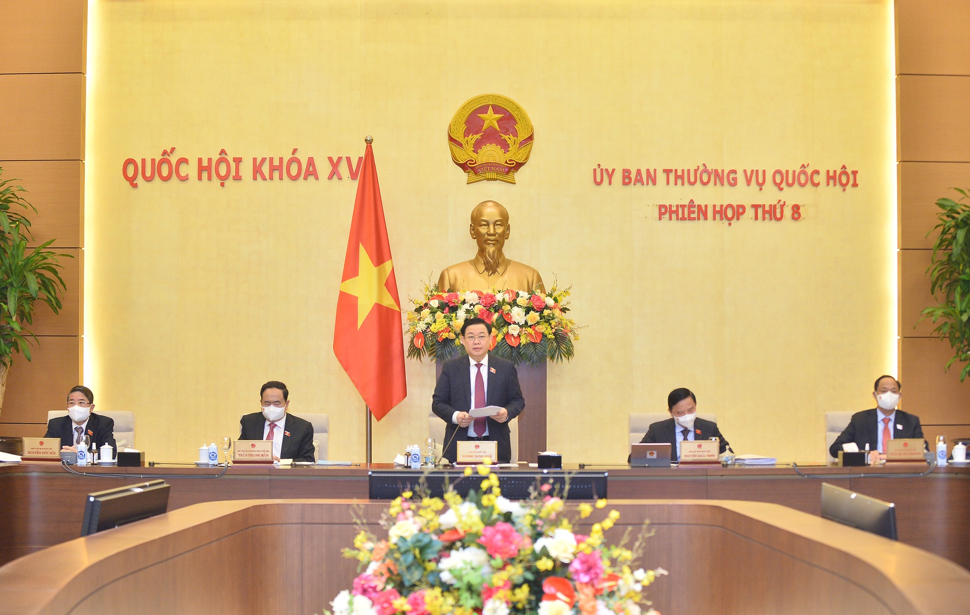 Luat CSCD cho phep trung dung thiet bi co quan ngoai giao anh 1