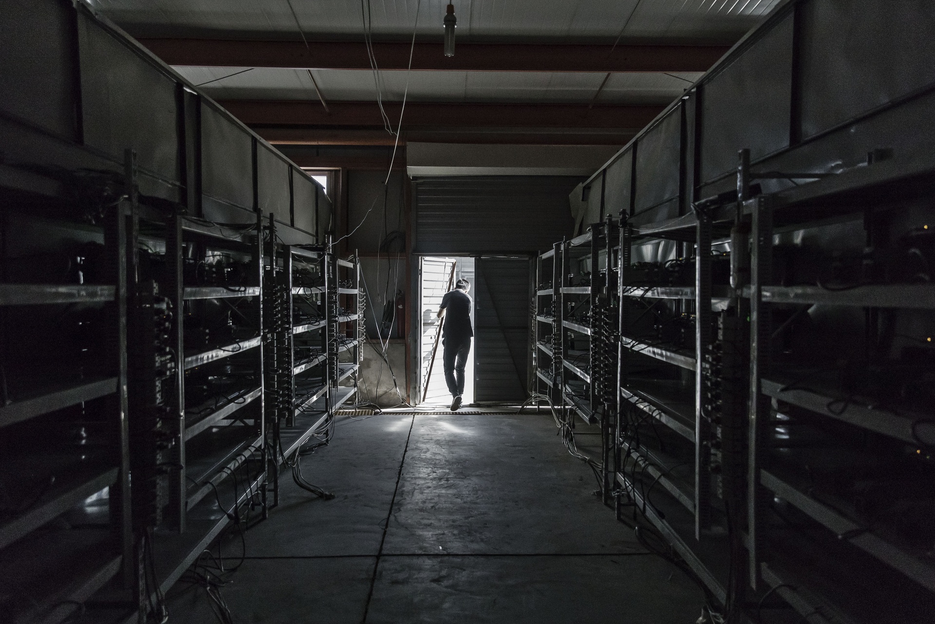 Dan dao bitcoin thao chay khoi Trung Quoc anh 1