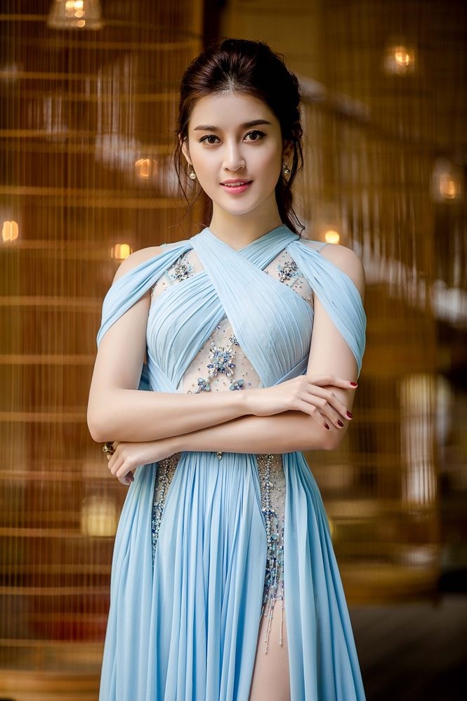 Huyen My toc ngan anh 2