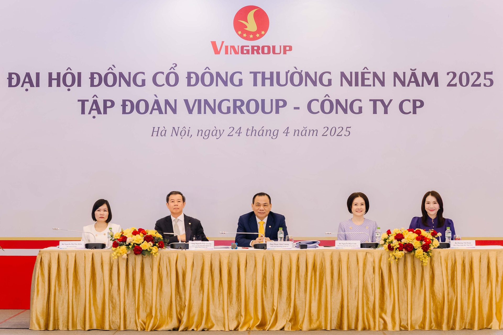 vingroup hop co dong anh 2