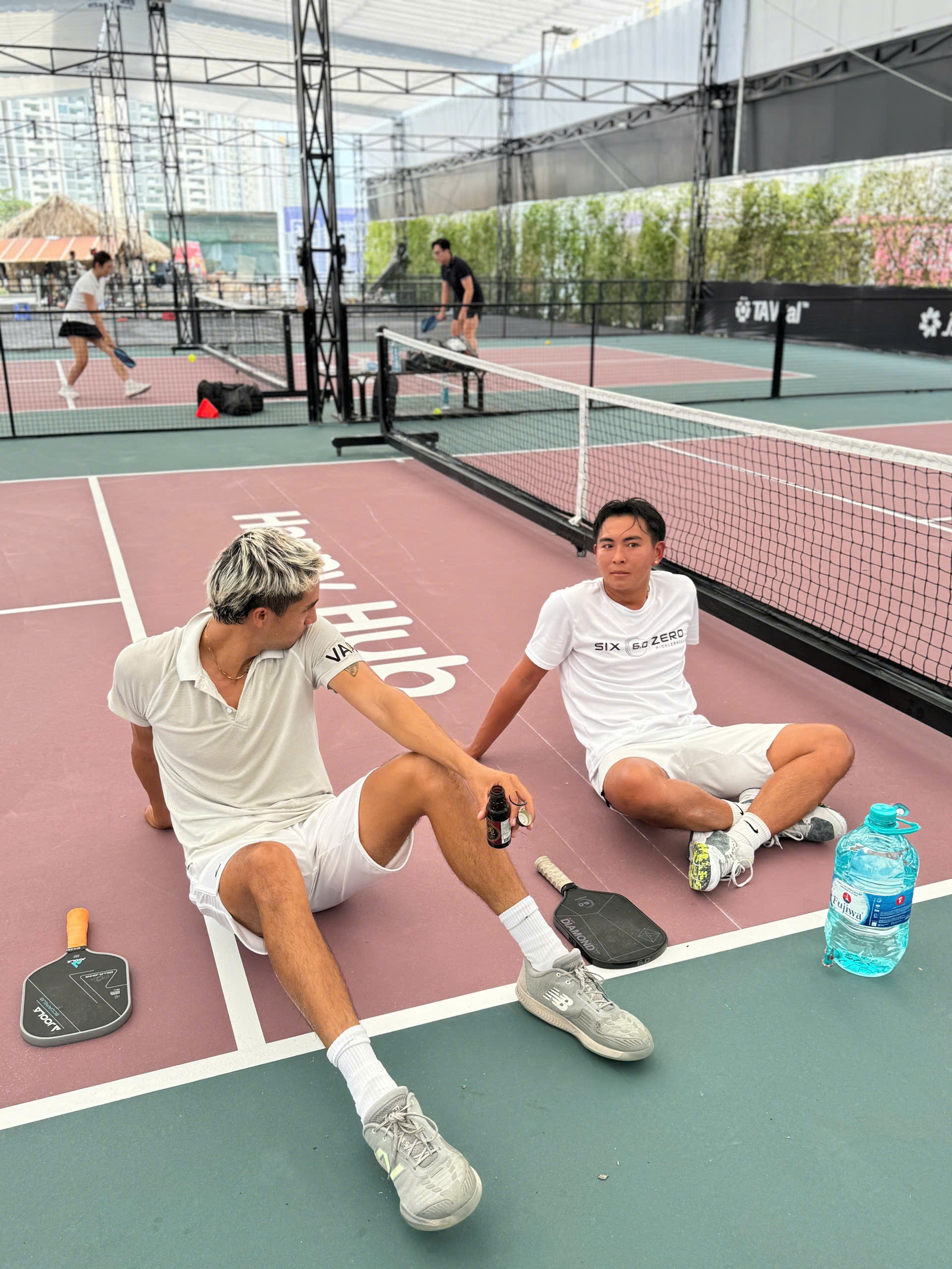 san pickleball TPHCM,  hot girl pickleball,  check-in pickleball,  thue san pickleball,  trang phuc pickleball,  san pickleball,  giai pickleball,  the thao xu huong anh 2