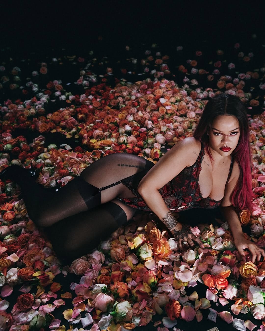 Rose,  Kim Kardashian,  Rihanna,  Skims,  Savage X Fenty,  Victoria's Secret anh 7