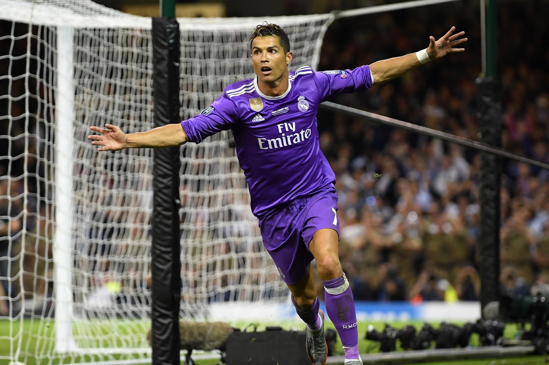 Ronaldo, kiểu tóc, cưới ảnh 3