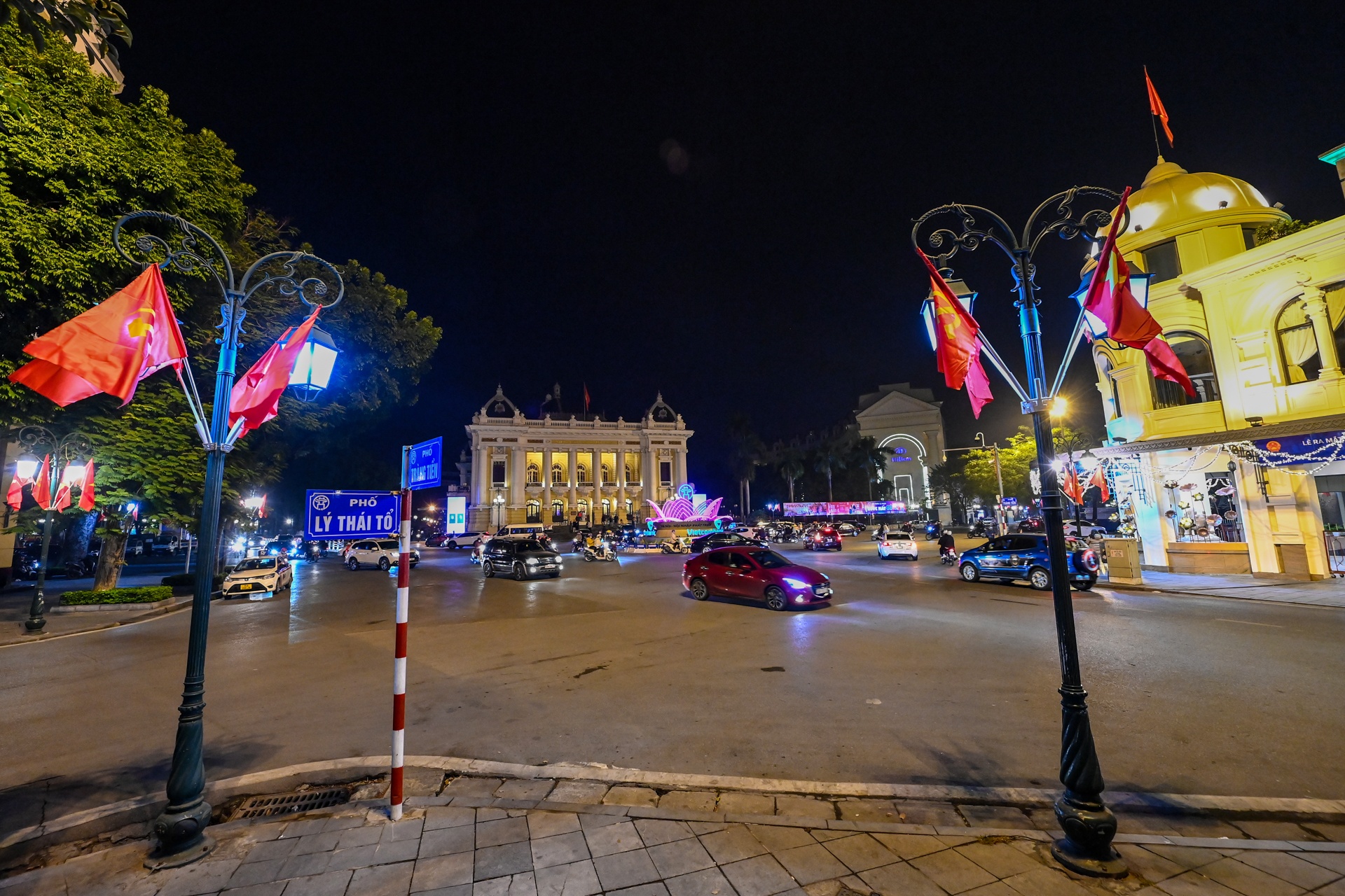 Giao thua vang ve o Ha Noi anh 1
