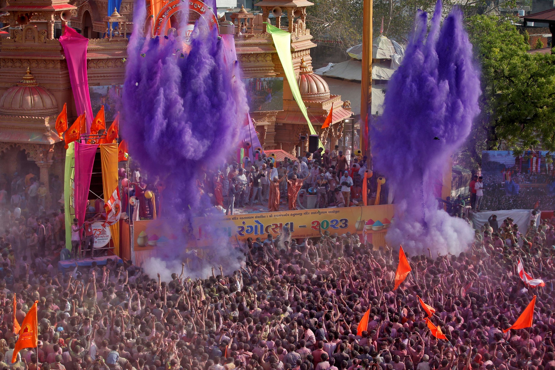 le hoi sac mau holi anh 1