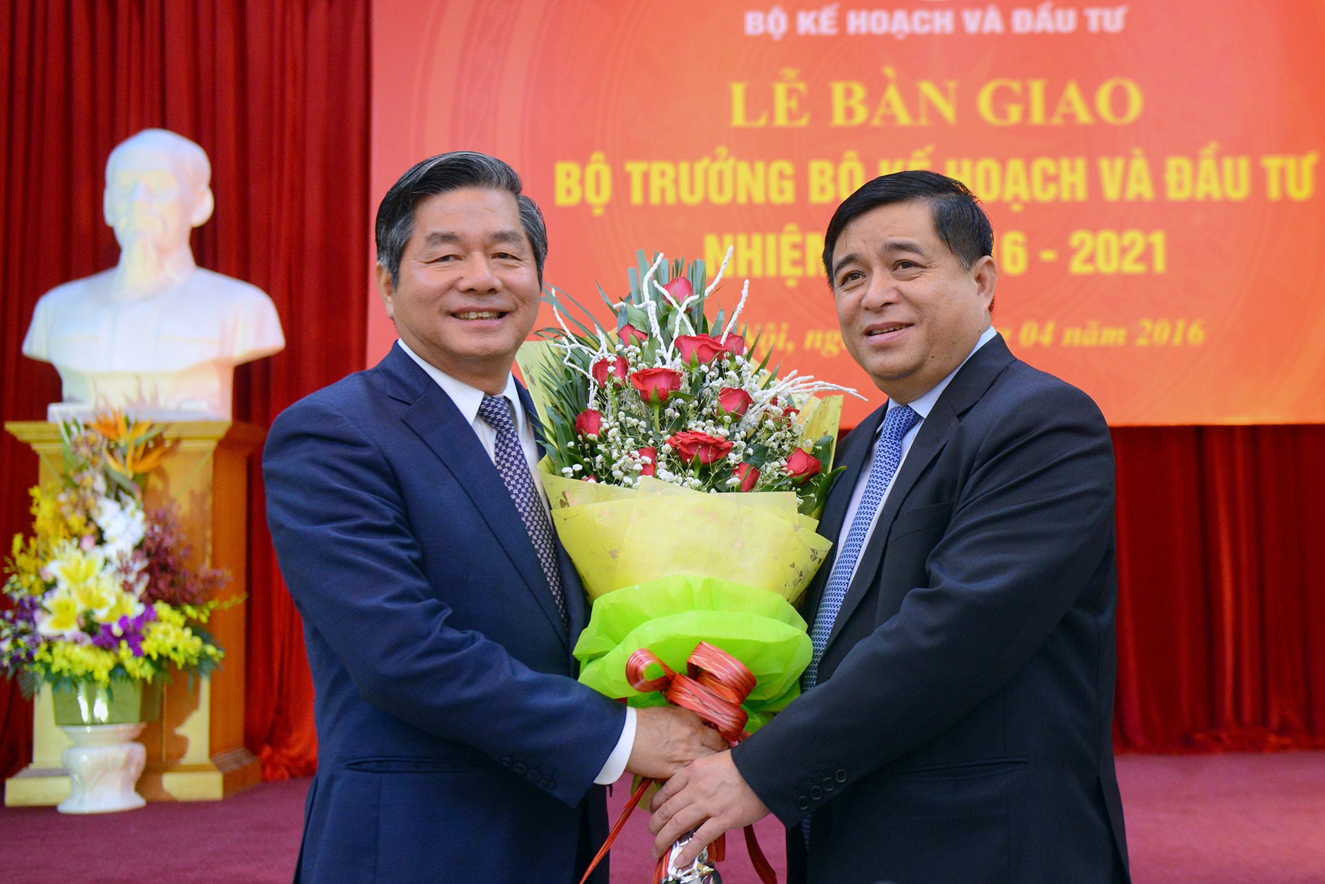 Ong Bui Quang Vinh roi ghe bo truong anh 1