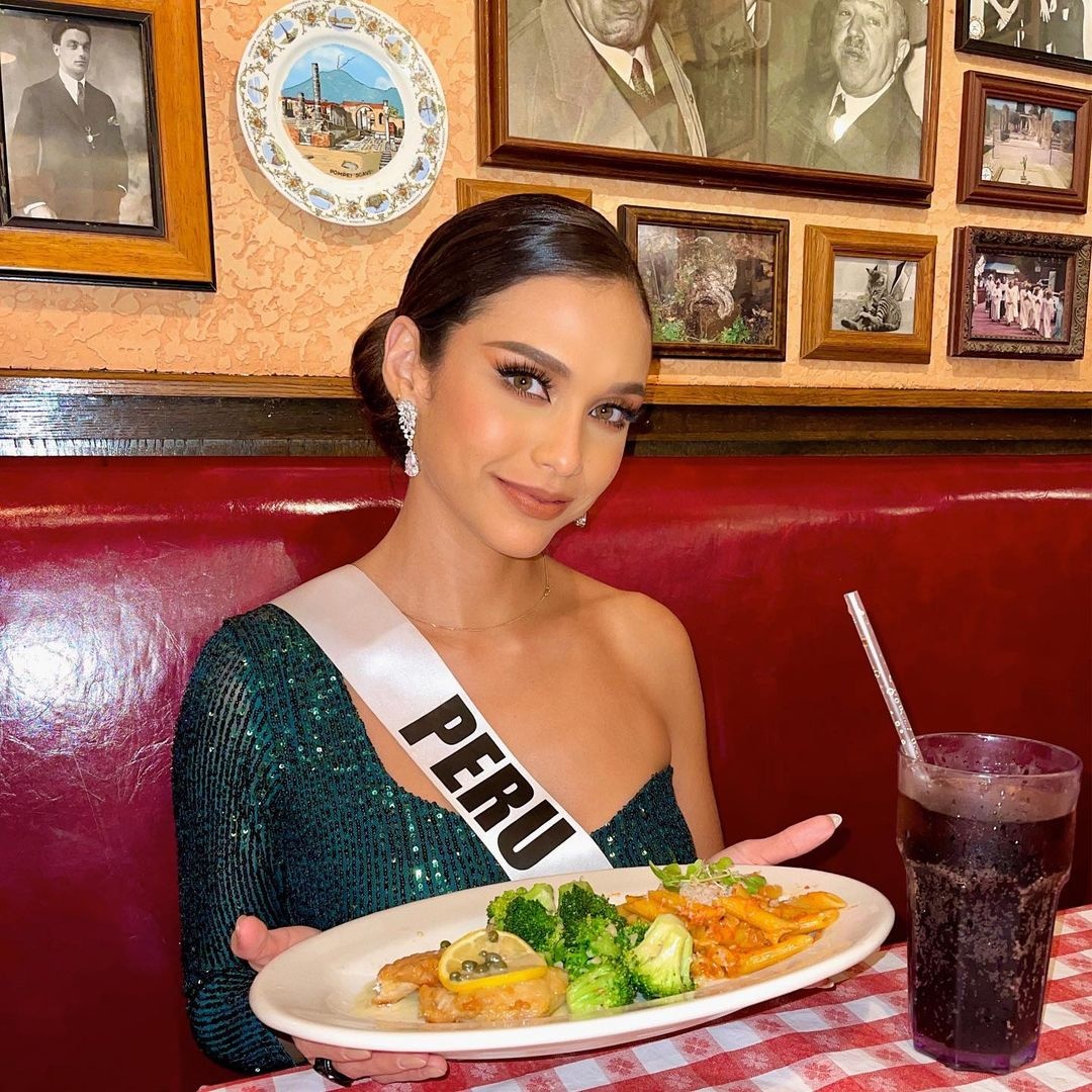 a hau miss universe anh 2