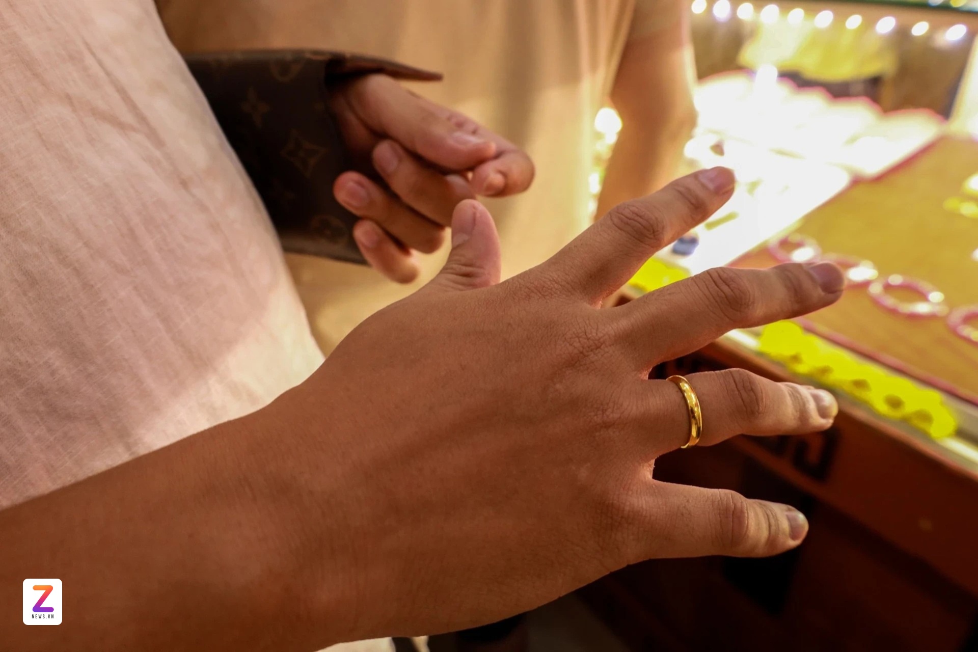 mua vàng trả cưới ảnh 2 mua vang tra cuoi anh 2