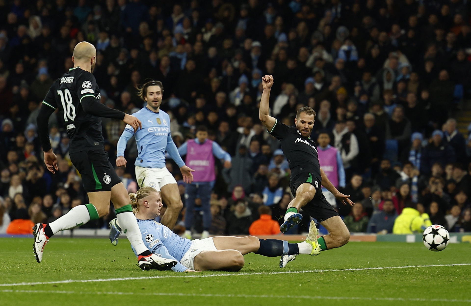 Man City dau Feyenoord anh 6