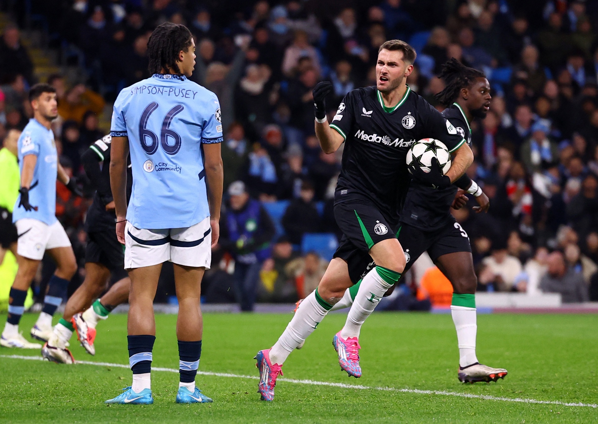 Man City dau Feyenoord anh 7